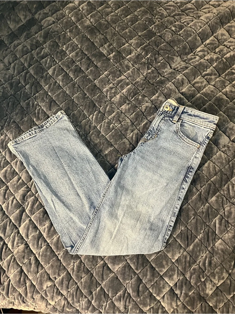 EUC abercrombie kids high-rise wide-leg jeans in a classic light denim 9/10L